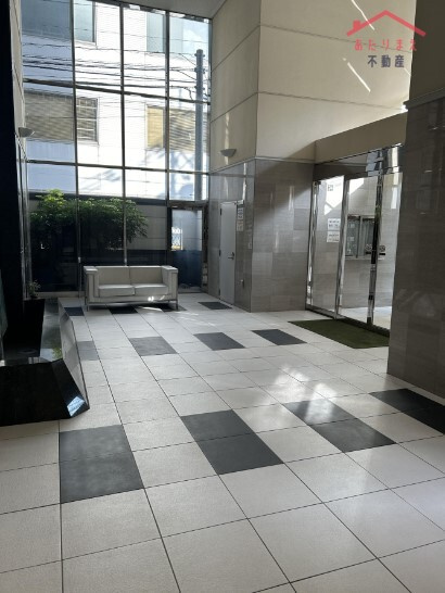 エイルマンション博多駅のロビー
