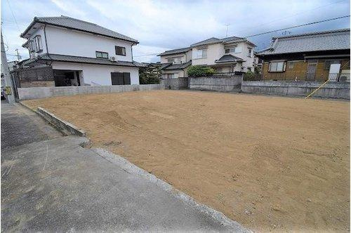 円座町土地の前面道路含む現地写真|北側進入路