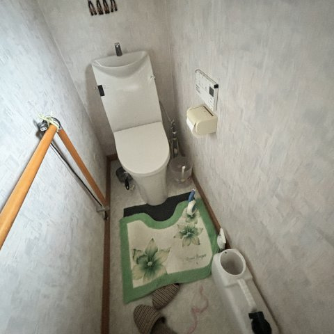 登別市千歳町53-14戸建のトイレ