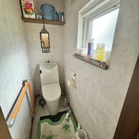 登別市千歳町53-14戸建のトイレ