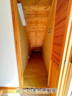 【収納】 | 宇都宮市城南2丁目　中古戸建 | 玄関に階段下収納スペース☆