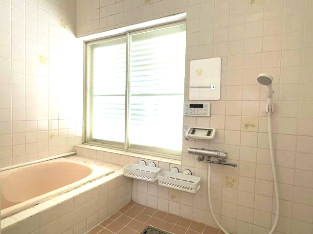 宇多津町浜七番丁　戸建の浴室