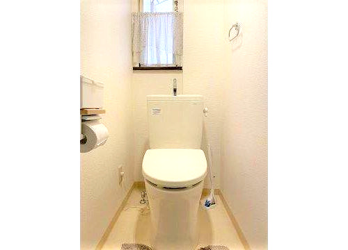 宇多津町浜七番丁　戸建のトイレ