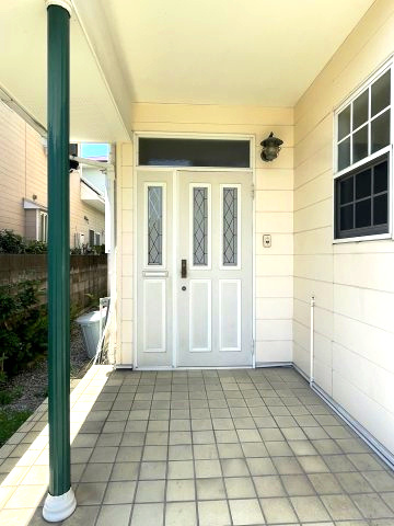 宇多津町浜七番丁　戸建の玄関