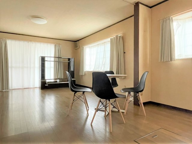 宇多津町浜七番丁　戸建の居間・リビング