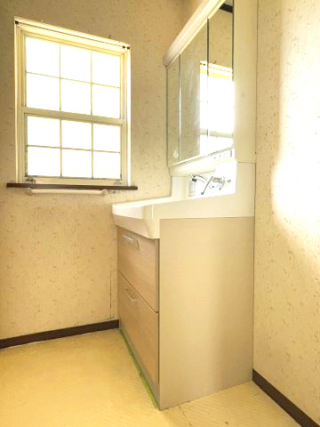 宇多津町浜七番丁　戸建の洗面所