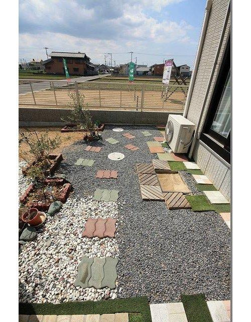 上林町　戸建の庭|綺麗に整えられた玄関先です。