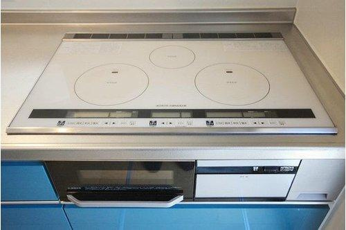 上林町　戸建のキッチン|使用暦も浅く維持管理良好なIHクッキングヒーターです。