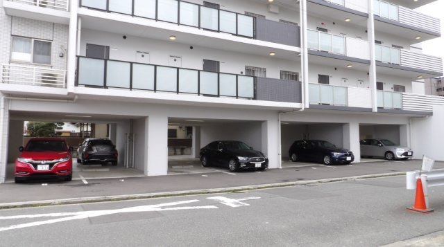 SEIZAN箱崎駅前の駐車場