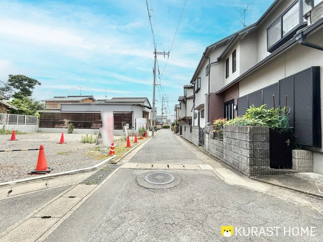 京都市西京区川島玉頭町　新築戸建の前面道路含む現地写真