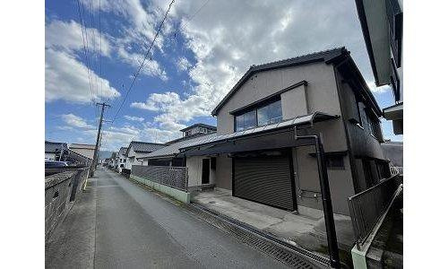 霧島市国分広瀬2丁目戸建ての外観|北側道路からの様子です。