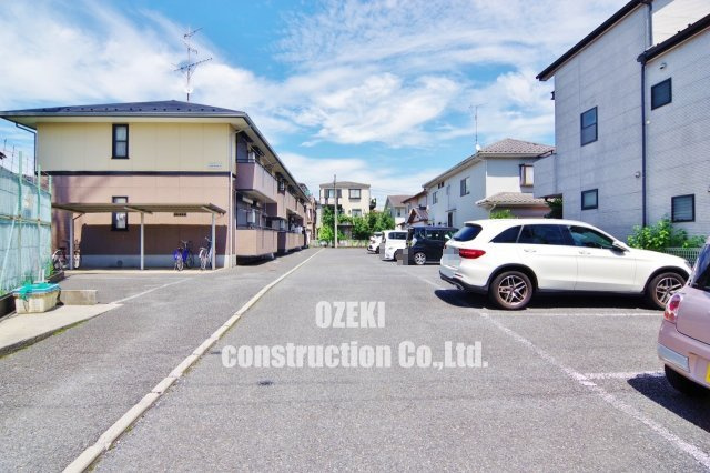 イーストサンホームの駐車場