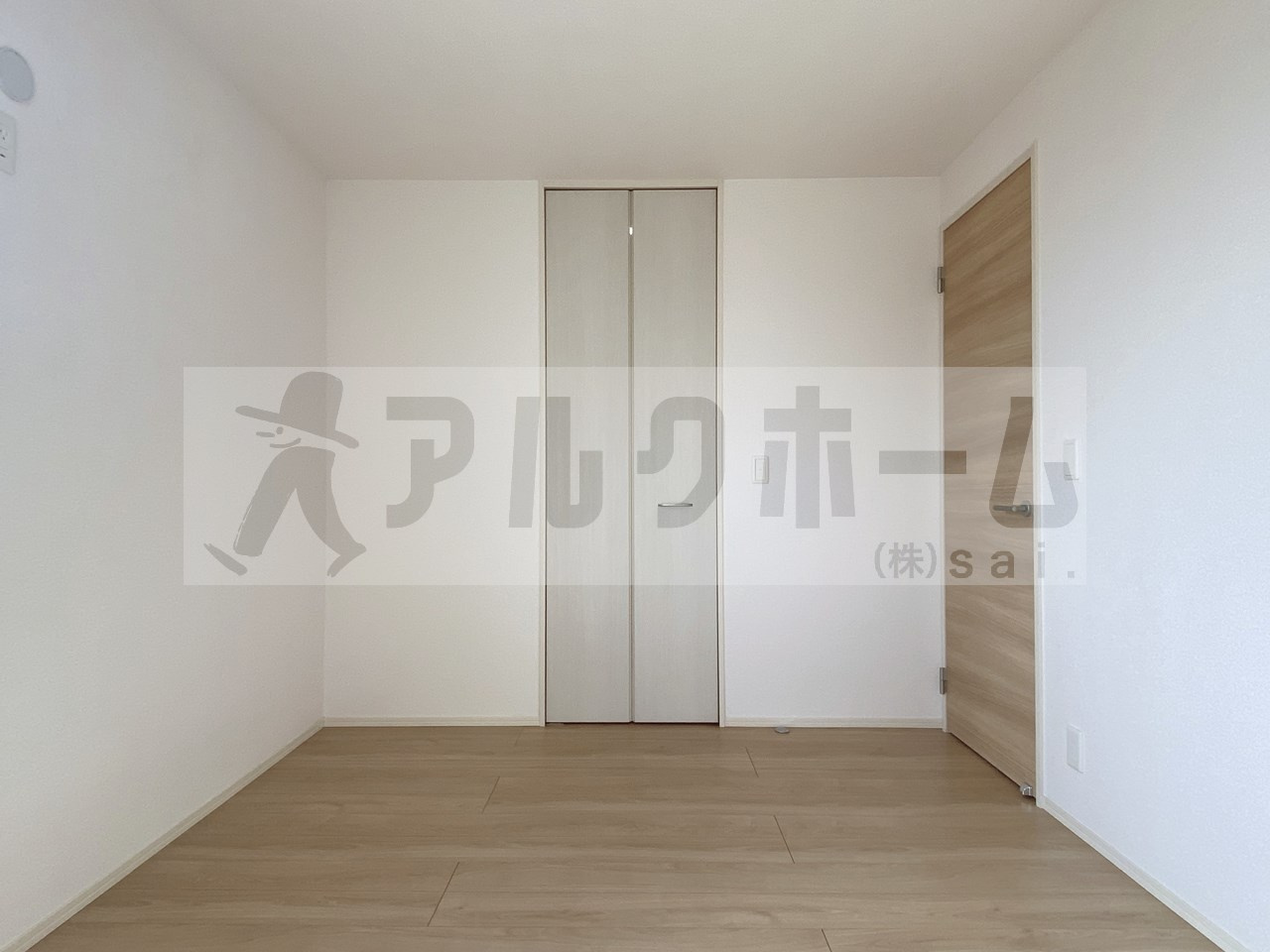 ドエルエミネンス輝の洋室