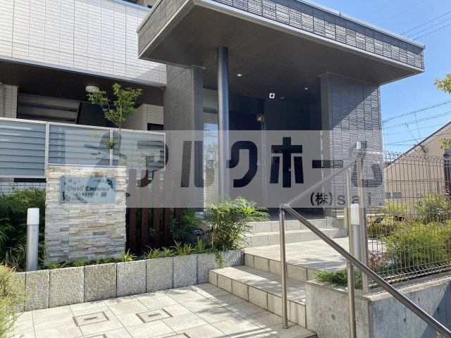 ドエルエミネンス輝のエントランス