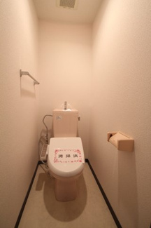 【トイレ】 | ハイツパルソー | 温水洗浄便座付き