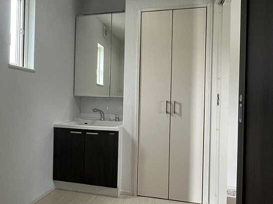 【独立洗面台】