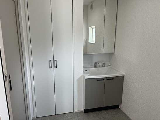 【独立洗面台】