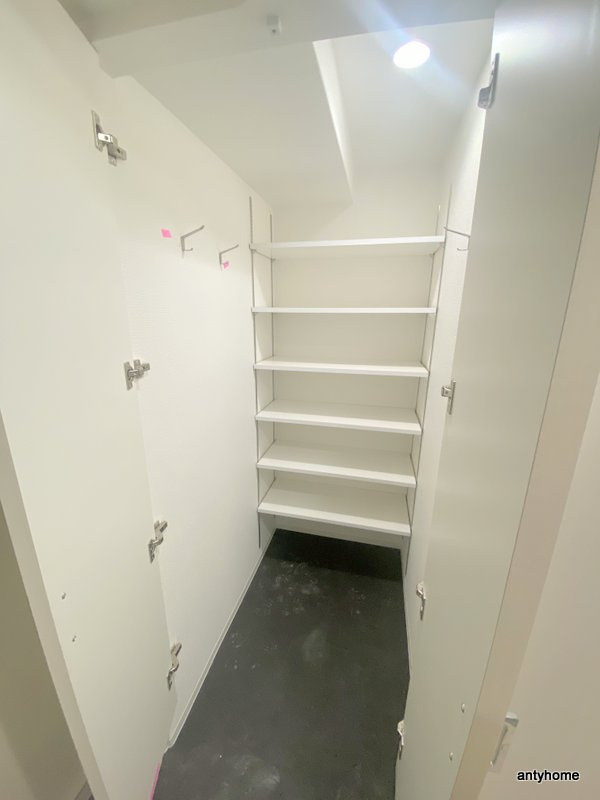 セレニテ江坂グランデ　仲介手数料無料の収納