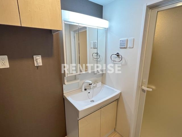 ワイド・スリーリングの洗面所|洗面