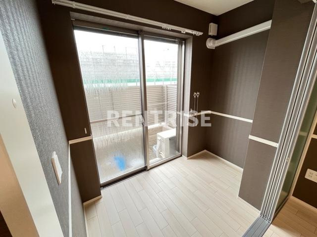 ワイド・スリーリングの展望|室内