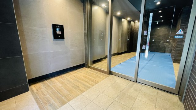【エントランス】 | ArtizA淡路