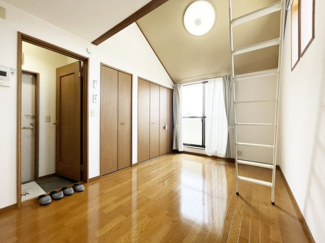 ハイツ夷山の居間・リビング