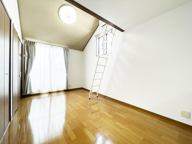 ハイツ夷山の居間・リビング