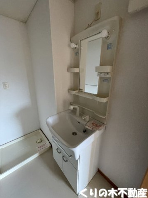 【洗面所】 | カーム・リリー | 脱衣スペースもあります