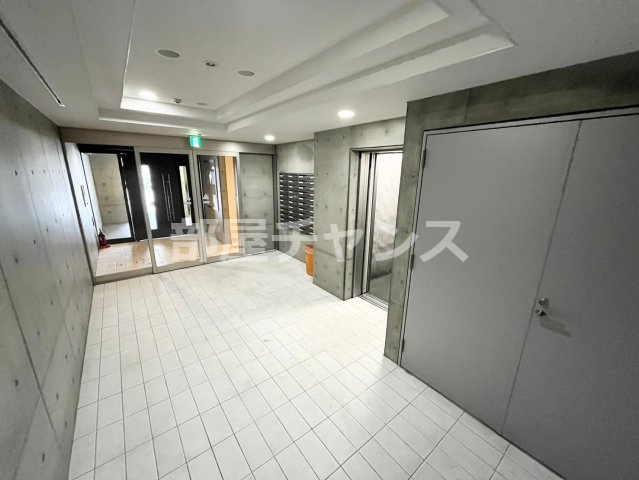 ラ・ルーシュ泉のロビー