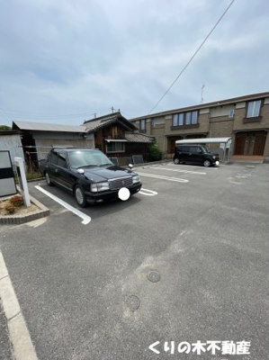 【駐車場】 | エトワール | 駐車場完備です