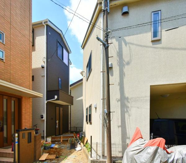 横浜市都筑区佐江戸町の新築一戸建の前面道路含む現地写真|周辺環境も合わせてご案内させて頂きます！
お気軽にお問い合わせ下さい！