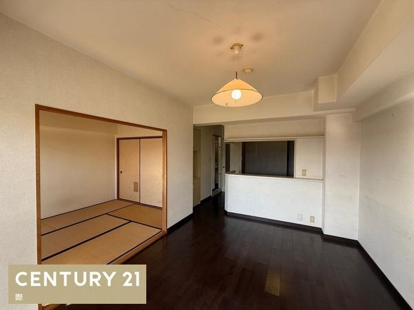 サンライズマンション岩出7の居間・リビング