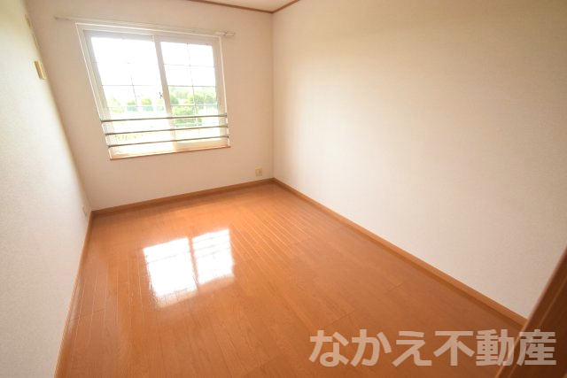 【寝室】 | 広くて明るい寝室