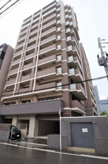 【外観】 | 南森町エリアの築浅マンション。都心ですが静かで暮らしやすい住環境です。