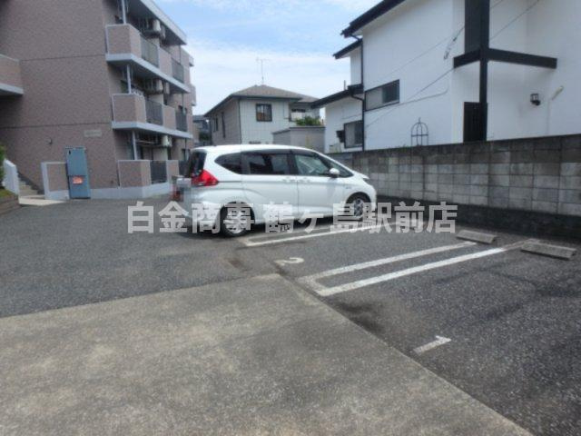 ハイム　ロングピークの駐車場