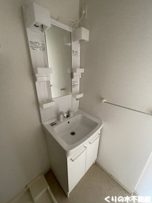 【洗面所】 | メイビオーラⅢ | 反転タイプのお部屋の写真です（現況を優先致します）