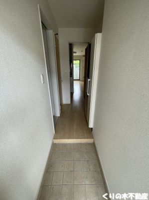 【玄関】 | メイビオーラⅢ | 反転タイプのお部屋の写真です（現況を優先致します）