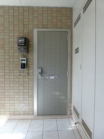 ルミエールＴの玄関
