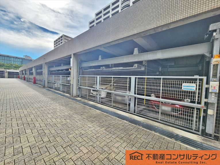 摩耶シーサイドプレイスウエスト3番館の駐車場