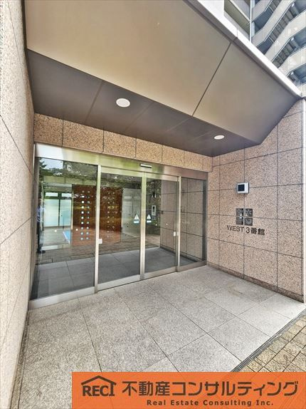 摩耶シーサイドプレイスウエスト3番館のエントランス