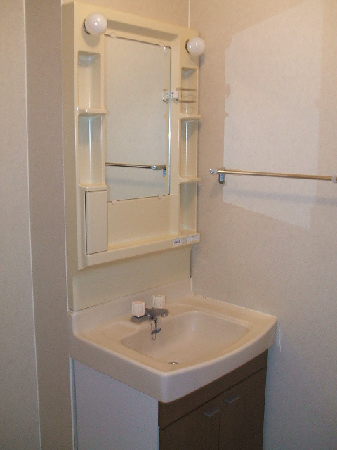 シャルムⅢ【キャッシュバック対象物件】の独立洗面台