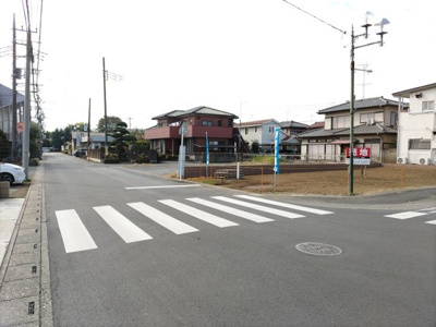 【前面道路含む現地写真】 | 伊奈中央４丁目売地（役場前）