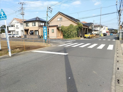 【前面道路含む現地写真】 | 伊奈中央４丁目売地（役場前）