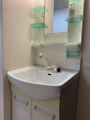 QM壱番館の洗面所|コンパクトで使いやすい洋室です