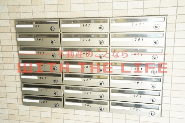 QM壱番館のエントランス|落ち着いたエントランスです