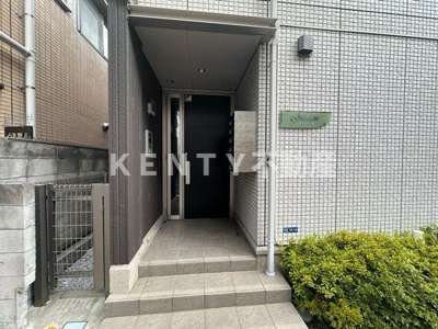 【エントランス】 | グランドゥール | 落ち着いたエントランスです