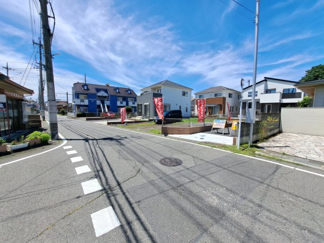新築　前橋市日吉町二丁目　B号棟の前面道路含む現地写真|現地写真　南側接道幅員約6ｍ