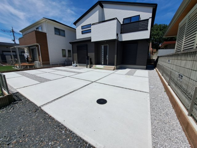 新築　前橋市日吉町二丁目　B号棟の駐車場|現地写真　駐車スペースは建物南側に並列2台分可能です！
