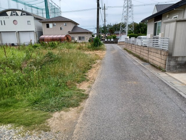 東松山市石橋  土地112坪の前面道路含む現地写真|西側約3.5ｍ公道に接する