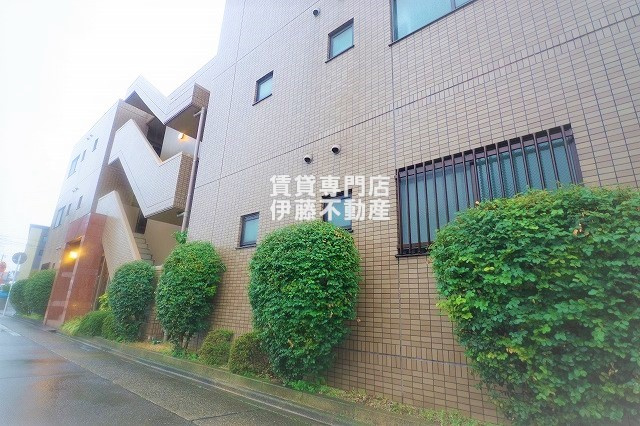 レージュ名西のロビー